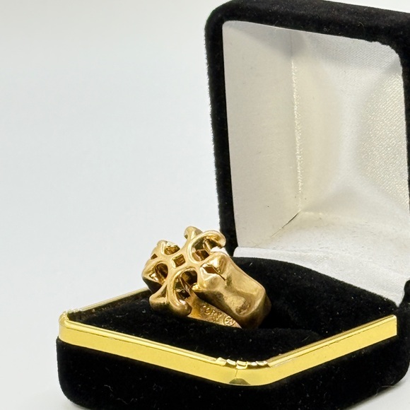 Tory Burch Vintage Gold Statement Ring ✨🛡️ - Picture 4 of 5